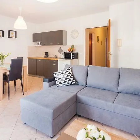 Apartment Rabac Esterno foto